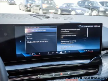 BMW 520d xDrive STANDHZ SITZBELÜFTUNG LED PANO 360