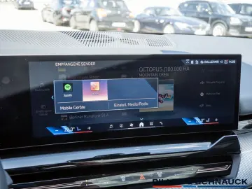 BMW 520d xDrive STANDHZ SITZBELÜFTUNG LED PANO 360