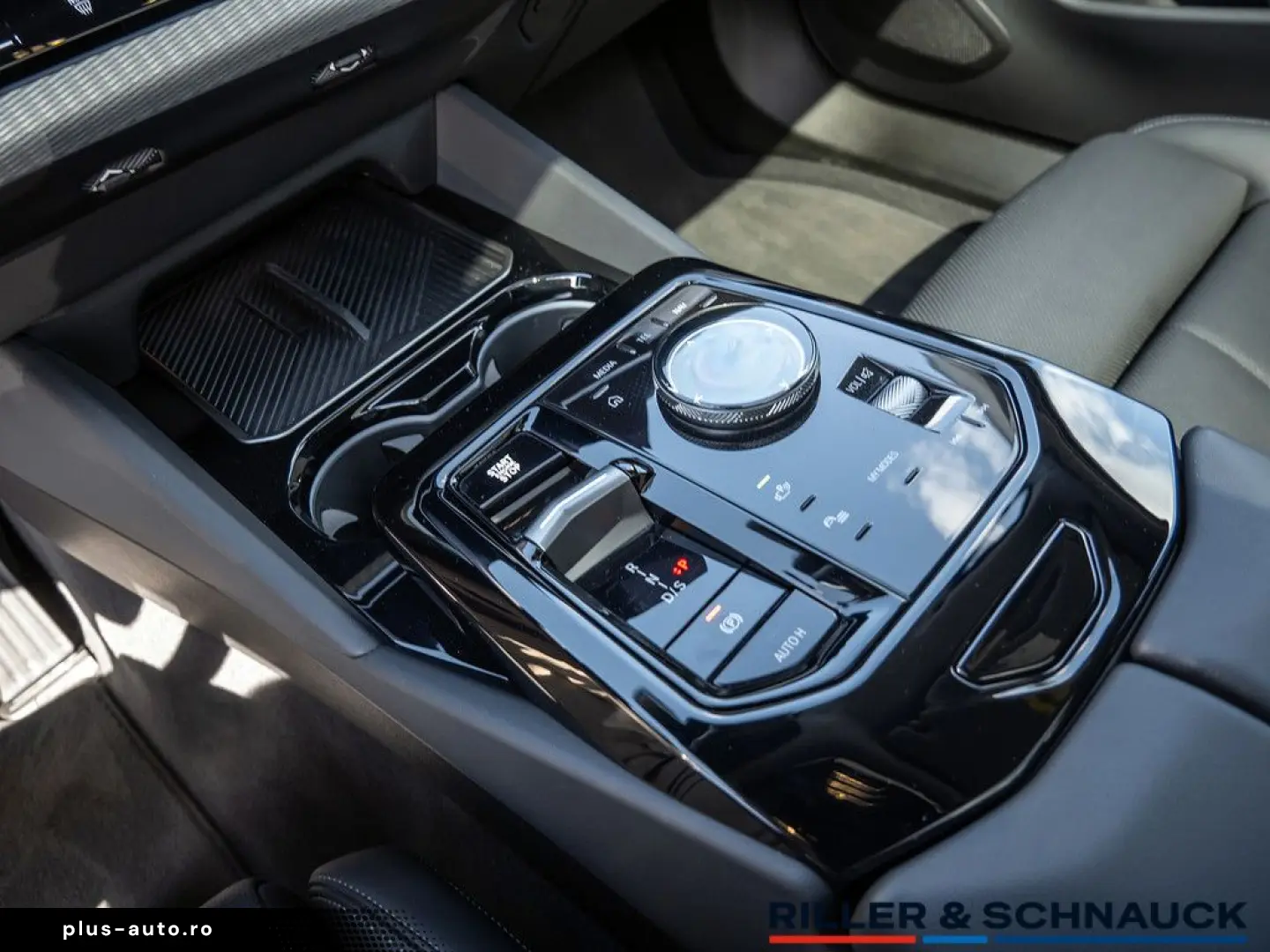 BMW 520d xDrive STANDHZ SITZBELÜFTUNG LED PANO 360