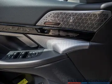 BMW 520d xDrive STANDHZ SITZBELÜFTUNG LED PANO 360