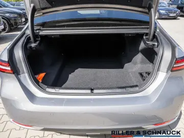 BMW 520d xDrive STANDHZ SITZBELÜFTUNG LED PANO 360