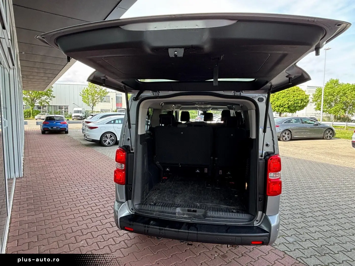 PEUGEOT Traveller Business L3 9-Sitze Head-up