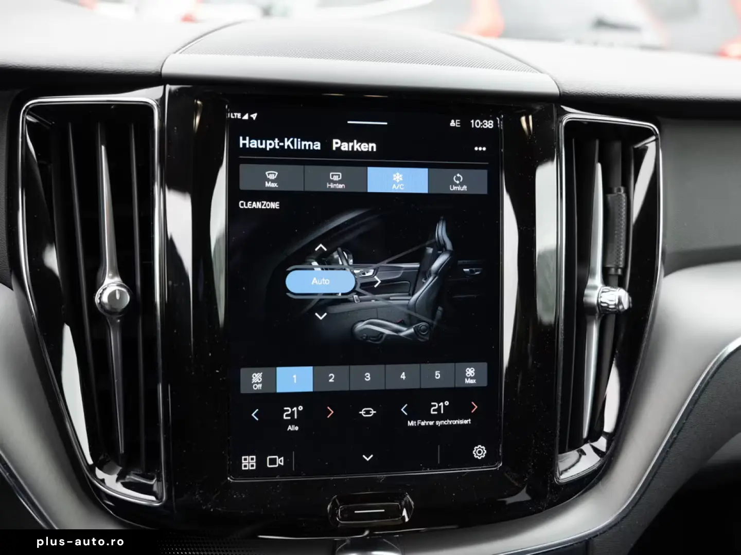 Volvo XC60 B4 Core aus 1.Hand KAMERA NAVI