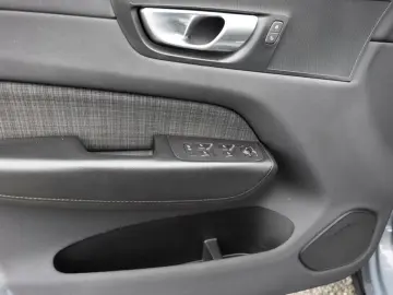 Volvo XC60 B4 Core aus 1.Hand KAMERA NAVI