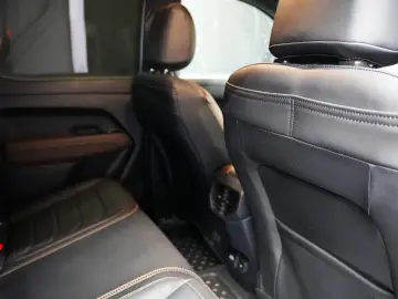 VOLKSWAGEN AMAROK 3.0d AT