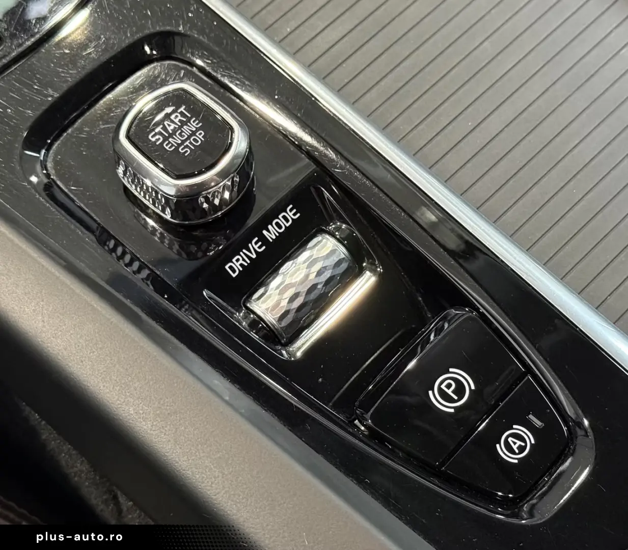 Volvo XC60 Momentum Pro H&K KAMERA NAVI