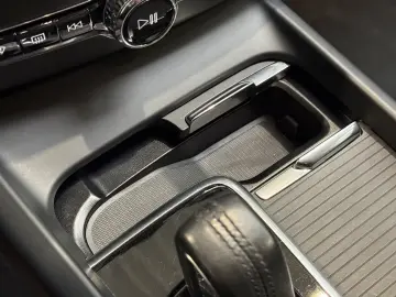 Volvo XC60 Momentum Pro H&K KAMERA NAVI