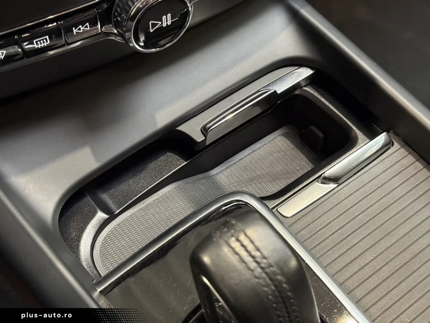 Volvo XC60 Momentum Pro H&K KAMERA NAVI