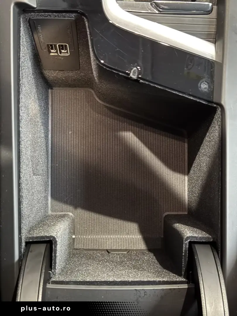 Volvo XC60 Momentum Pro H&K KAMERA NAVI