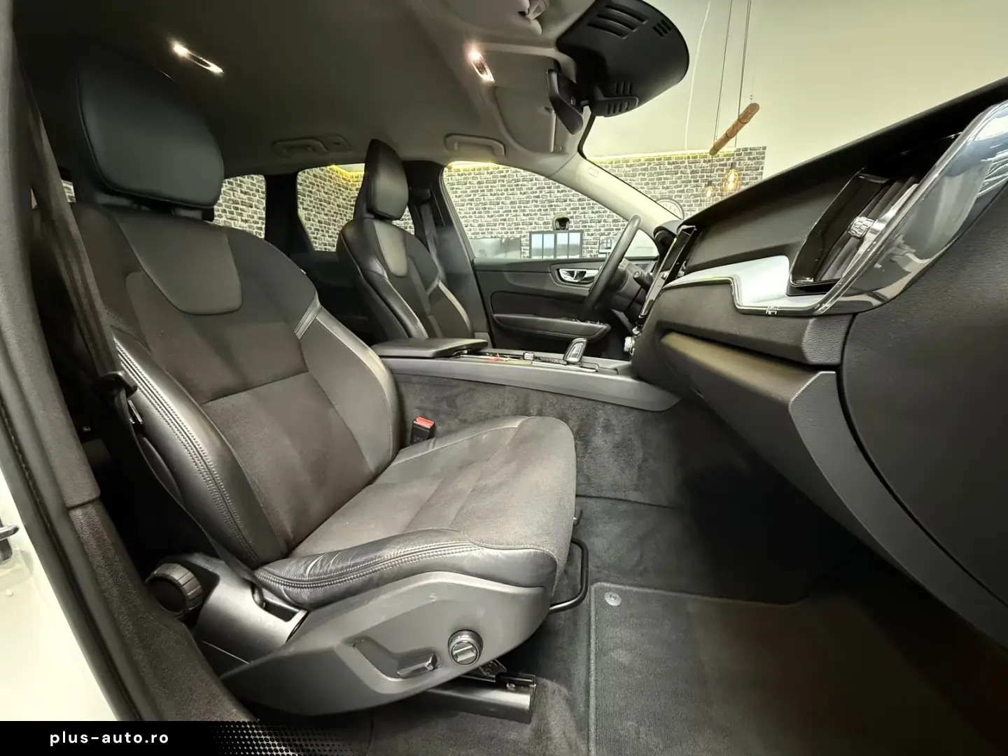 Volvo XC60 Momentum Pro H&K KAMERA NAVI