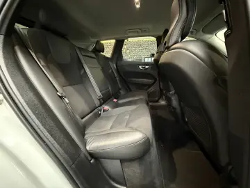 Volvo XC60 Momentum Pro H&K KAMERA NAVI