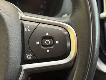 Volvo XC60 Momentum Pro H&K KAMERA NAVI