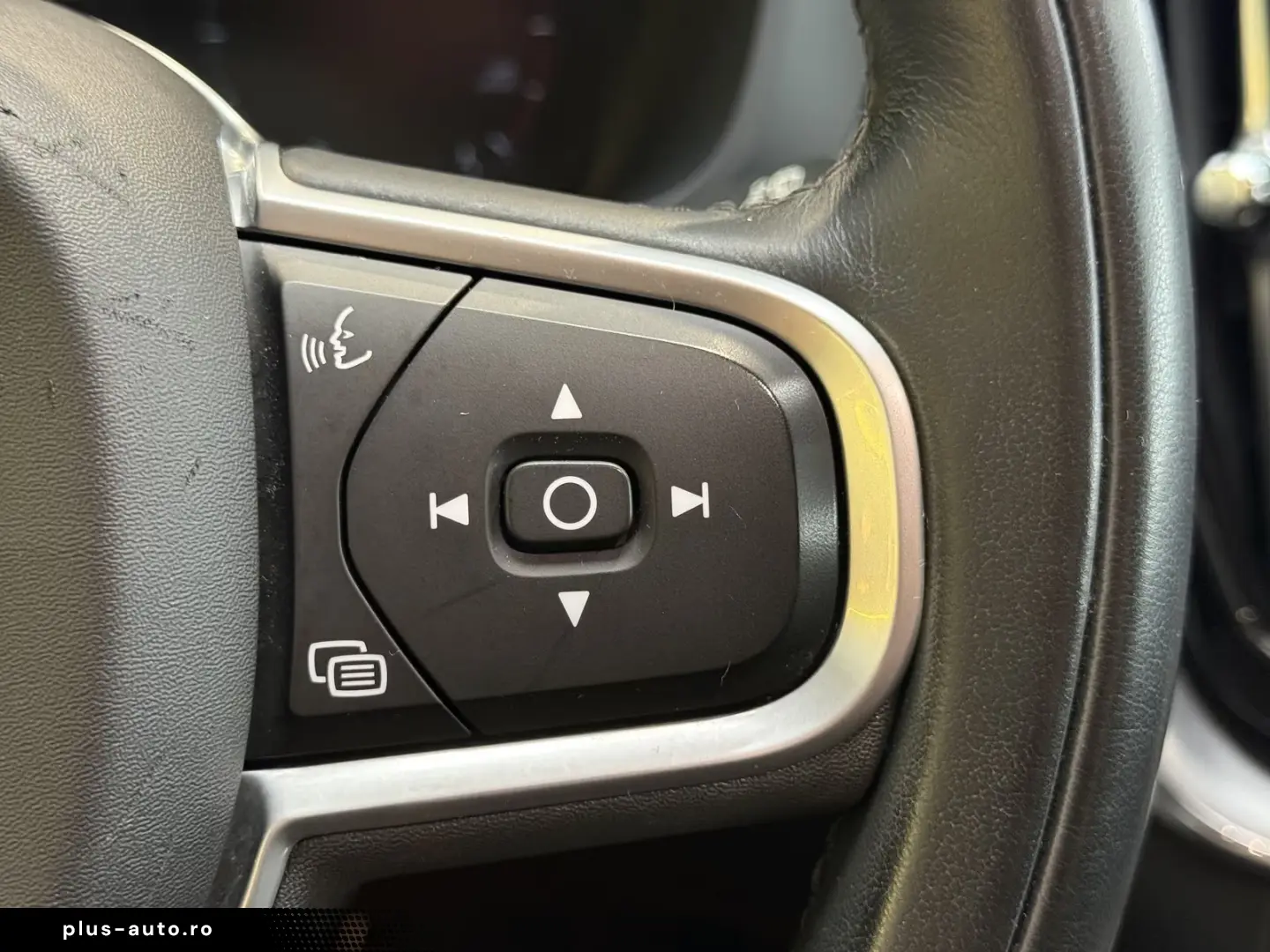 Volvo XC60 Momentum Pro H&K KAMERA NAVI