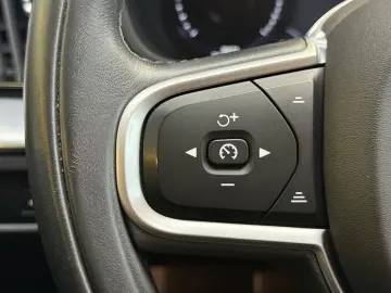 Volvo XC60 Momentum Pro H&K KAMERA NAVI
