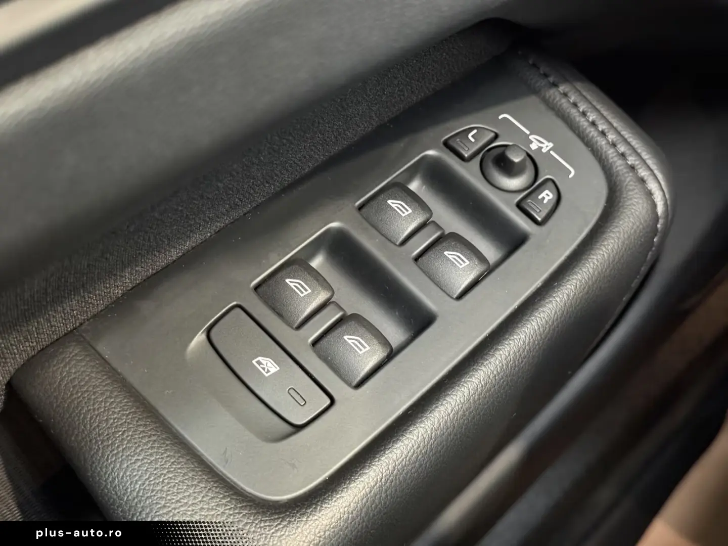 Volvo XC60 Momentum Pro H&K KAMERA NAVI
