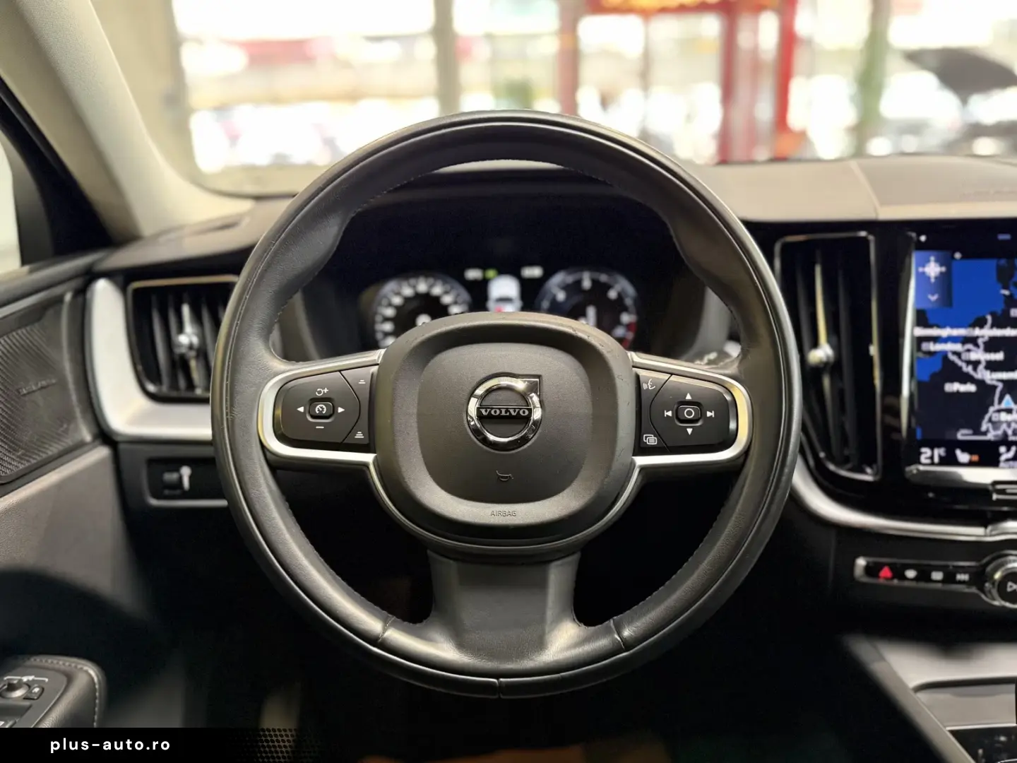 Volvo XC60 Momentum Pro H&K KAMERA NAVI