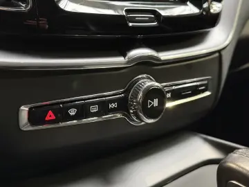 Volvo XC60 Momentum Pro H&K KAMERA NAVI