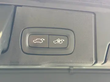 Volvo XC60 Momentum Pro H&K KAMERA NAVI
