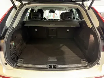 Volvo XC60 Momentum Pro H&K KAMERA NAVI