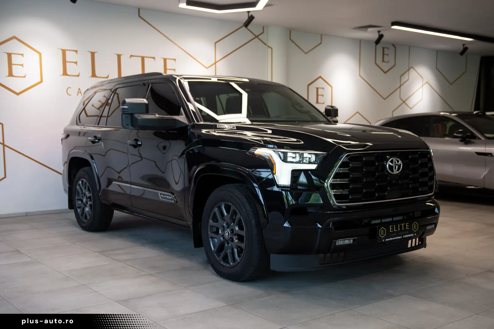 Toyota Sequoia Platinum 3.5 V6 i-FORCE MAX Hybrid 4WD ECT-i
