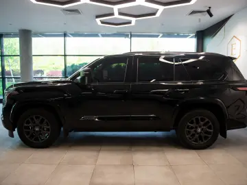 Toyota Sequoia Platinum 3.5 V6 i-FORCE MAX Hybrid 4WD ECT-i
