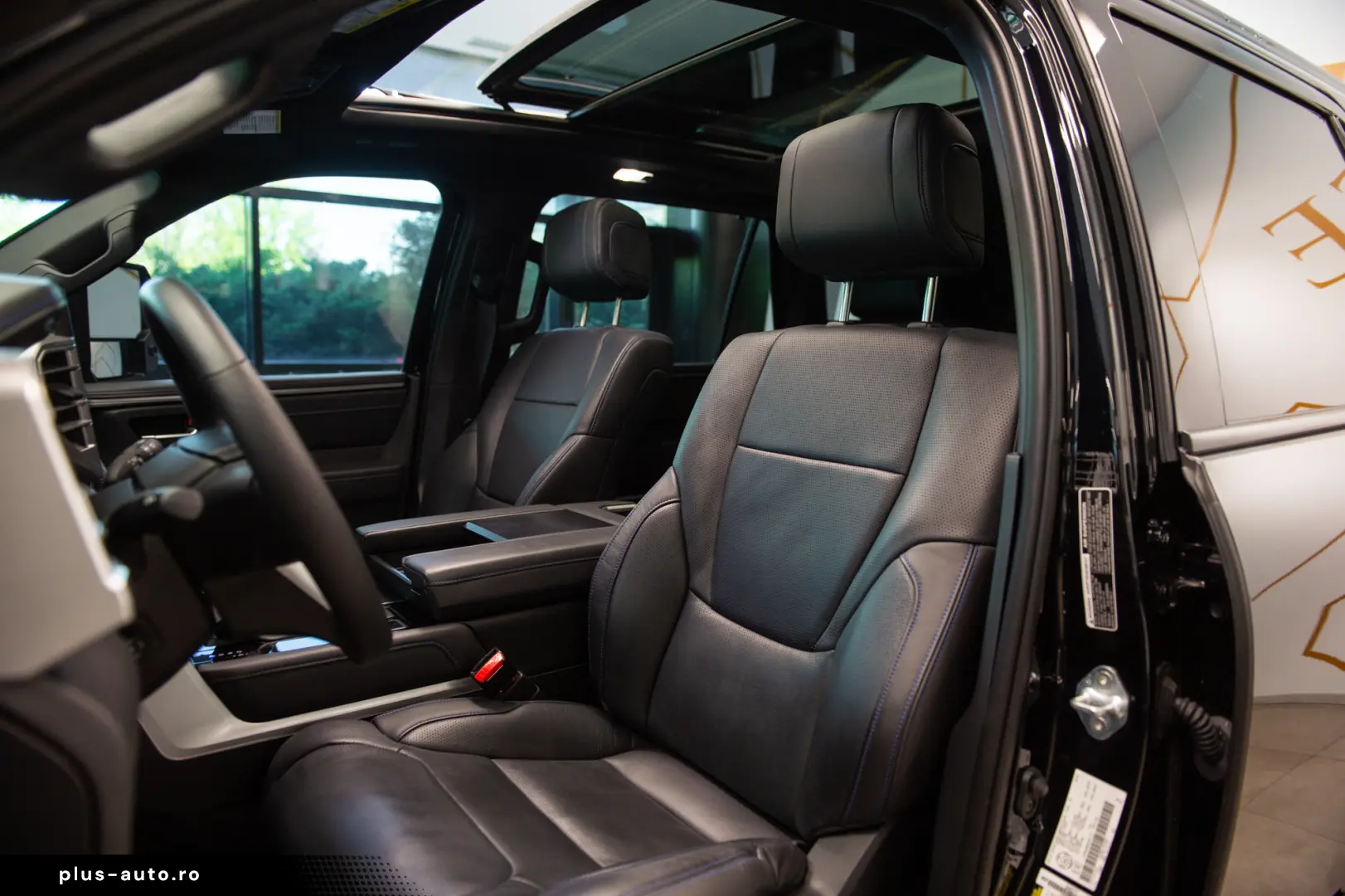 Toyota Sequoia Platinum 3.5 V6 i-FORCE MAX Hybrid 4WD ECT-i