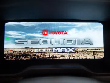 Toyota Sequoia Platinum 3.5 V6 i-FORCE MAX Hybrid 4WD ECT-i