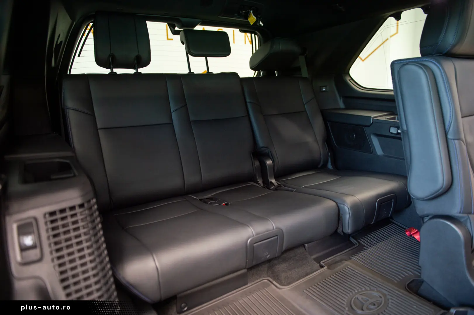 Toyota Sequoia Platinum 3.5 V6 i-FORCE MAX Hybrid 4WD ECT-i