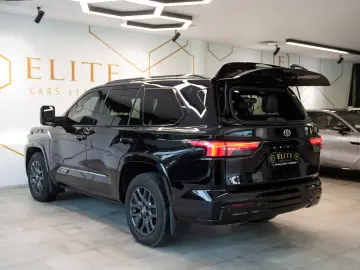 Toyota Sequoia Platinum 3.5 V6 i-FORCE MAX Hybrid 4WD ECT-i