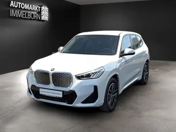 BMW iX1 30 xDrive M Sport LED Navi  Alcantara 18 DAB