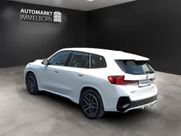 BMW iX1 30 xDrive M Sport LED Navi  Alcantara 18 DAB