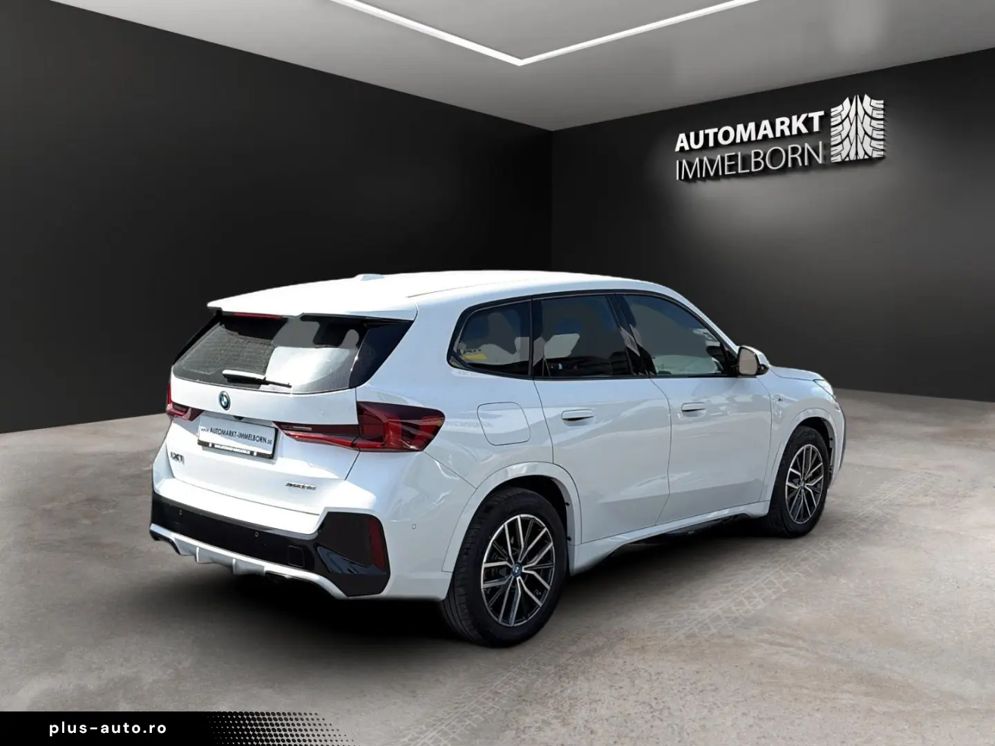 BMW iX1 30 xDrive M Sport LED Navi  Alcantara 18 DAB