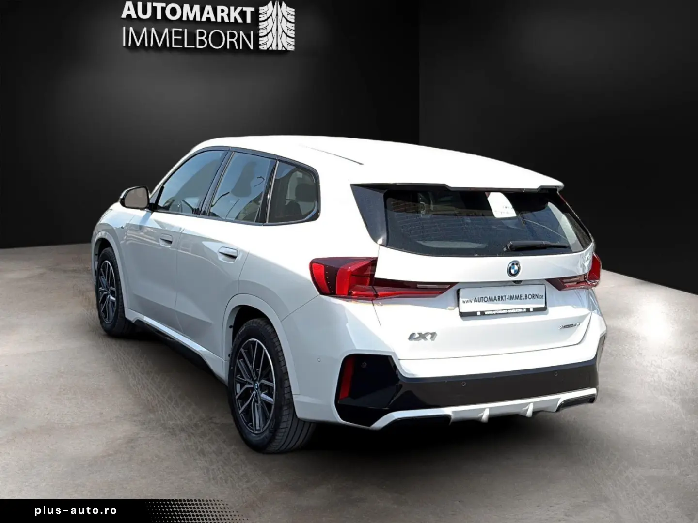 BMW iX1 30 xDrive M Sport LED Navi  Alcantara 18 DAB