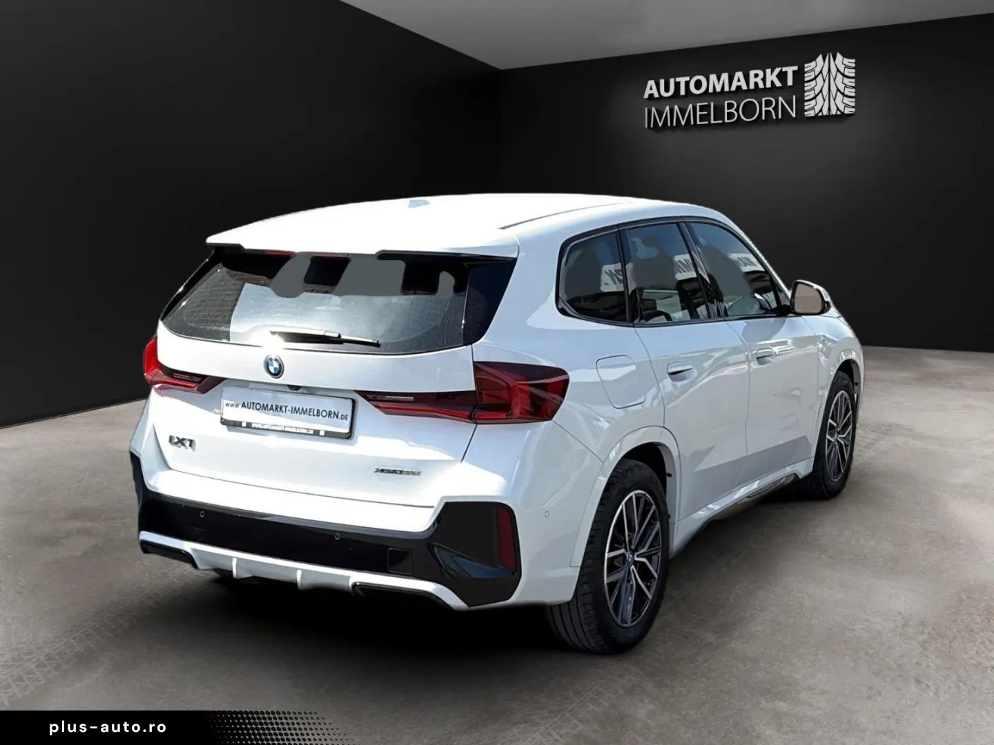 BMW iX1 30 xDrive M Sport LED Navi  Alcantara 18 DAB