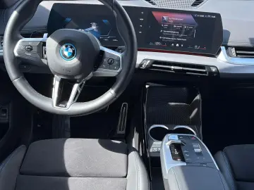 BMW iX1 30 xDrive M Sport LED Navi  Alcantara 18 DAB