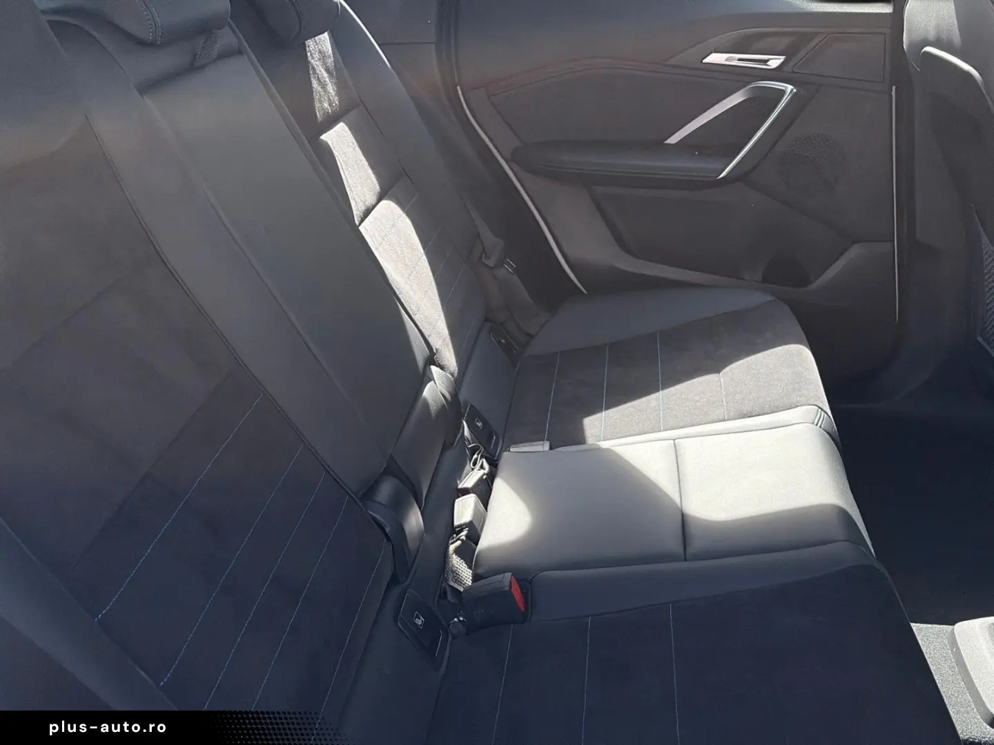 BMW iX1 30 xDrive M Sport LED Navi  Alcantara 18 DAB