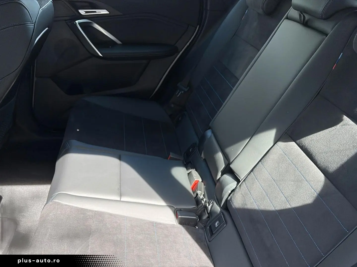 BMW iX1 30 xDrive M Sport LED Navi  Alcantara 18 DAB