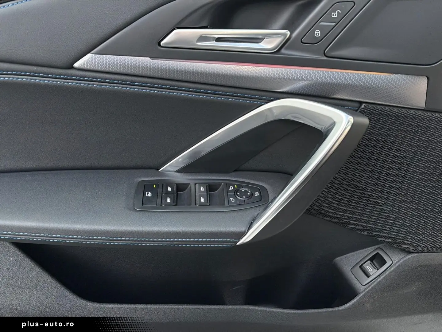BMW iX1 30 xDrive M Sport LED Navi  Alcantara 18 DAB