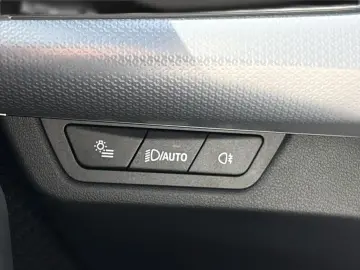 BMW iX1 30 xDrive M Sport LED Navi  Alcantara 18 DAB