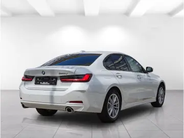 BMW 320 d Navi DAB HUD LED RFK e-Sitze PDCv h  Temp