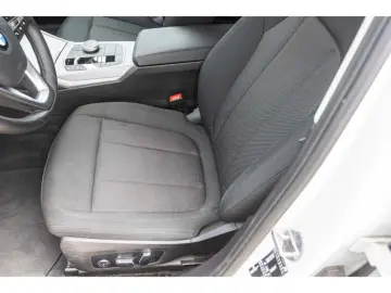 BMW 320 d Navi DAB HUD LED RFK e-Sitze PDCv h  Temp