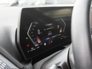 BMW 120  Navi DAB LED Temp SHZ Rückfahrkamera PDCv h