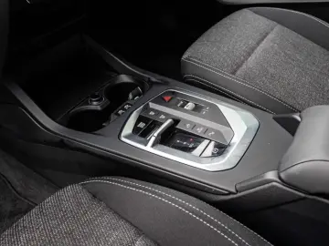 BMW 120  Navi DAB LED Temp SHZ Rückfahrkamera PDCv h