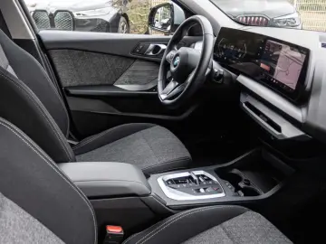 BMW 120  Navi DAB LED Temp SHZ Rückfahrkamera PDCv h