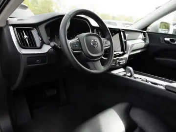 Volvo XC60 B4 Core SHZ LEDER KAMERA NAVI