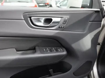 Volvo XC60 B4 Core SHZ LEDER KAMERA NAVI