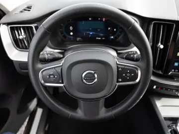 Volvo XC60 B4 Core SHZ LEDER KAMERA NAVI