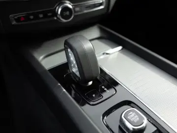 Volvo XC60 B4 Core SHZ LEDER KAMERA NAVI