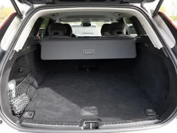 Volvo XC60 B4 Core SHZ LEDER KAMERA NAVI