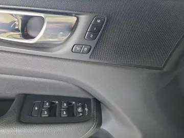Volvo XC60 B4 (D) Inscription AWD Leder Kamera